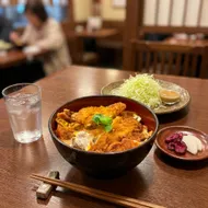 暖心食堂：金黃酥脆的炸豬排丼飯套餐