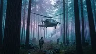 迷霧森林中的戰火黎明:直升機與士兵